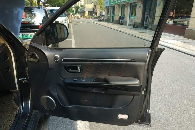 Used Haval H5 Classic 2015 2.0T Manual Two-Wheel Drive Advanced Version Right Front Door Interior
