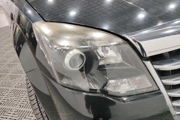 Used Haval H5 Classic 2015 2.0T Manual 4x4 Elite Edition Right Front Headlight