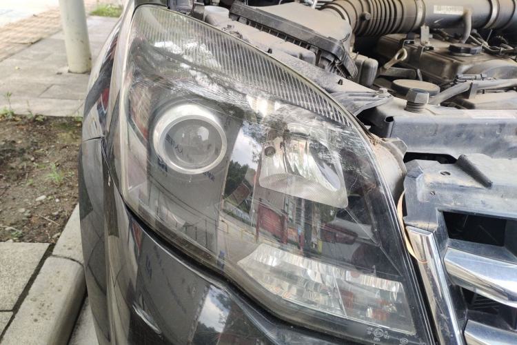 Used Haval H5 Classic 2015 2.0L Manual Two-Wheel Drive Entry-Level Trim Right Front Headlight