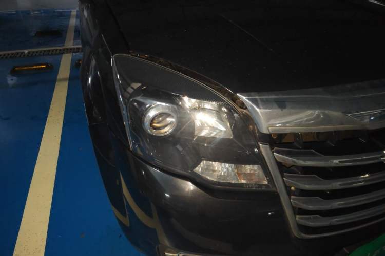 Used Haval H5 Classic 2015 2.0T Diesel Automatic 4x4 Advanced Trim Right Front Headlight
