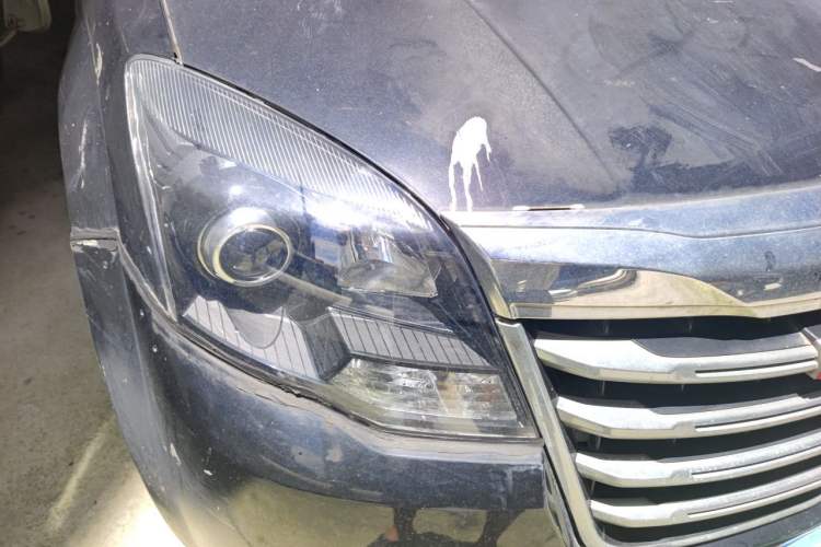 Used Haval H5 Classic 2015 2.0T Diesel Manual Two-Wheel Drive Entry-Level Version Right Front Headlight