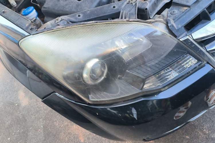 Used Haval H5 Classic 2015 2.0T Diesel Manual Two-Wheel Drive Entry-Level Version Right Front Headlight