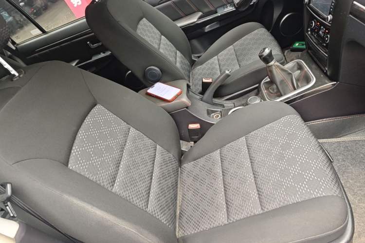 Used Haval H5 Classic 2015 2.0L Manual Two-Wheel Drive Entry-Level Trim Right Front Seat
