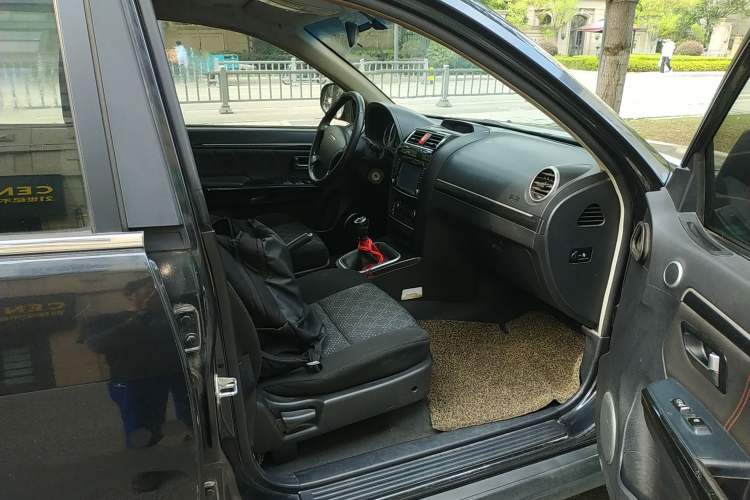 Used Haval H5 Classic 2015 2.0T Manual Two-Wheel Drive Advanced Version Right Front Seat