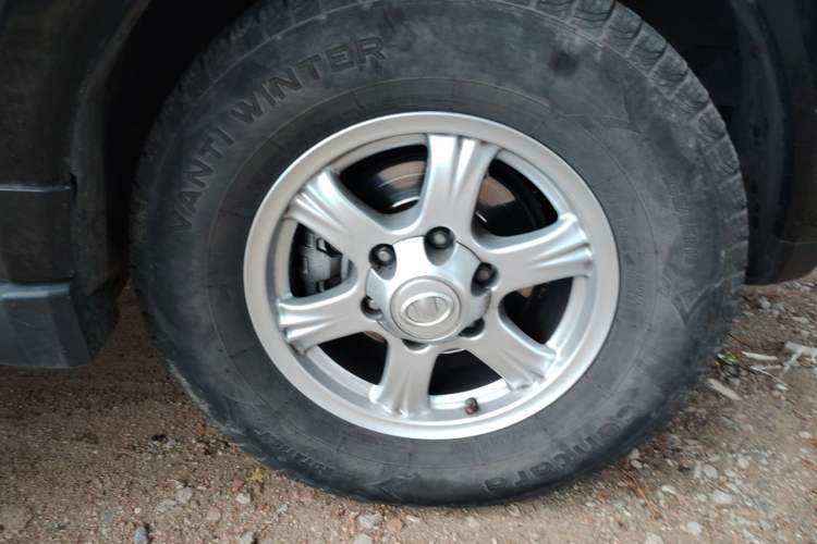 Used Haval H5 Classic 2015 2.0T Diesel Automatic 4x4 Advanced Trim Right Front Wheel Hub