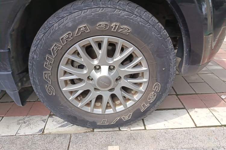 Used Haval H5 Classic 2015 2.0T Manual 4x4 Prestige Version Right Front Wheel Hub