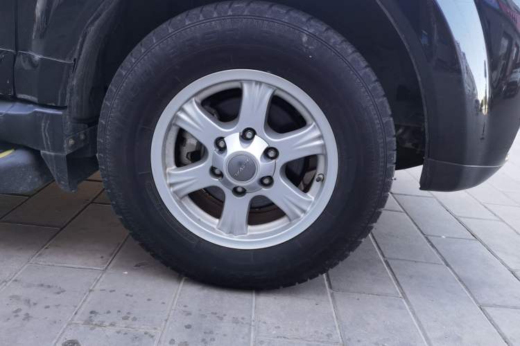 Used Haval H5 Classic 2015 2.0T Manual 4x4 Elite Edition Right Front Wheel Hub