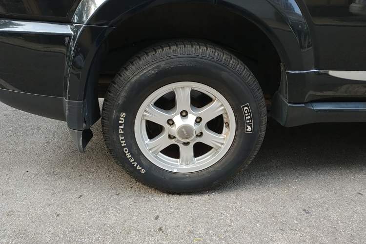 Used Haval H5 Classic 2015 2.0T Manual Two-Wheel Drive Advanced Version Right Rear Wheel Hub