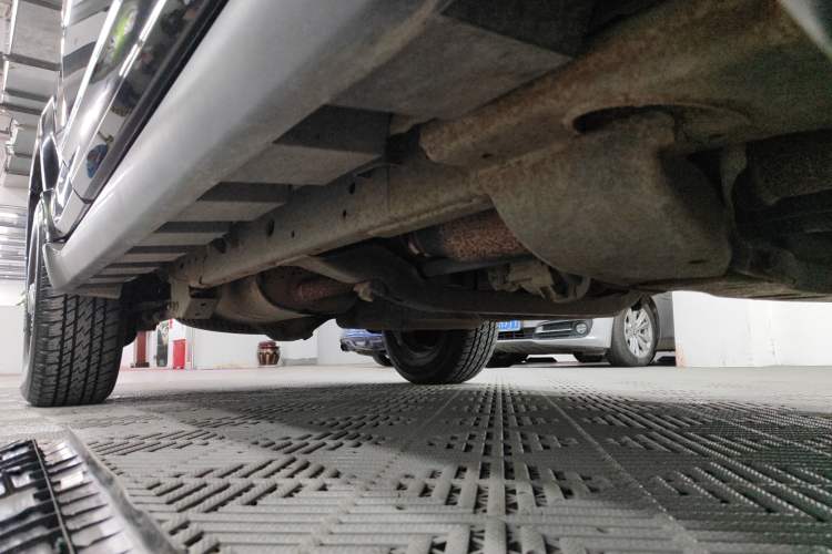 Used Haval H5 Classic 2015 2.0T Manual 4x4 Elite Edition Right Side Sill