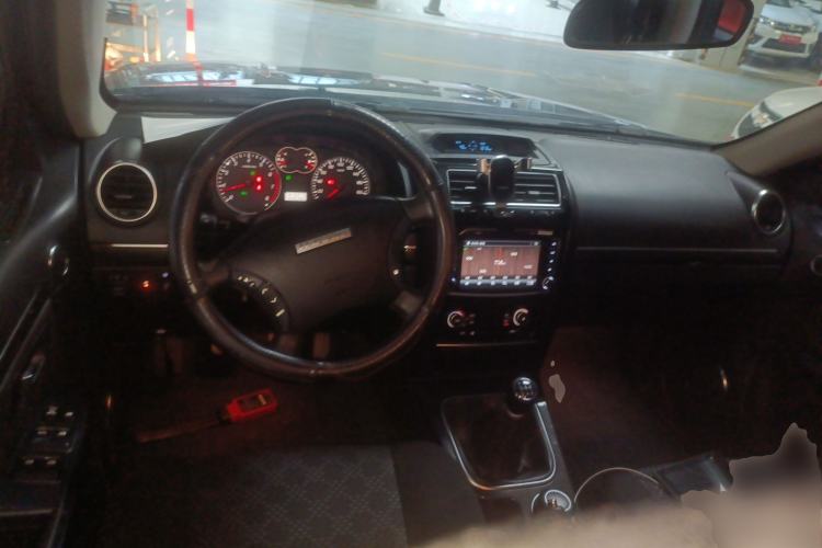 Used Haval H5 Classic 2015 2.0L Manual Two-Wheel Drive Entry-Level Trim Steering Wheel