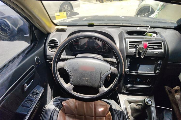 Used Haval H5 Classic 2015 2.0T Diesel Manual Two-Wheel Drive Entry-Level Version Steering Wheel