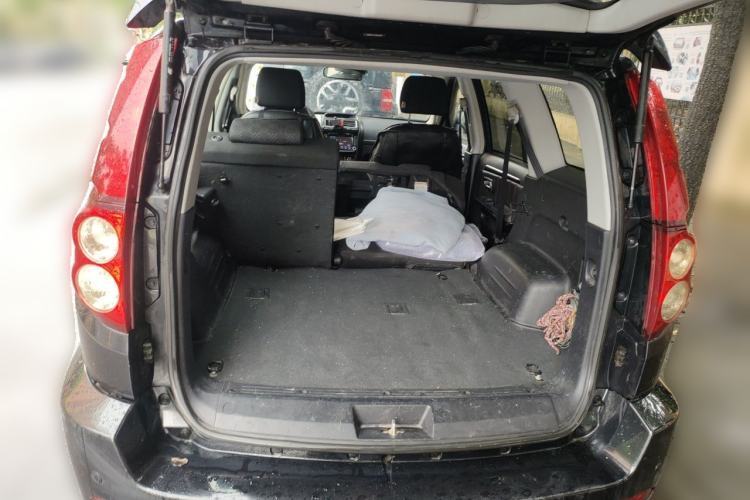 Used Haval H5 Classic 2015 2.0T Diesel Manual Two-Wheel Drive Entry-Level Version Trunk