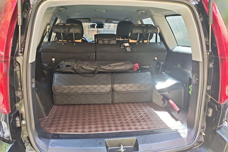 Used Haval H5 Classic 2015 2.0L Manual Two-Wheel Drive Entry-Level Trim Trunk