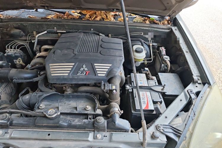Used Haval H5 Classic 2015 2.0T Manual 4x4 Advanced Trim Engine Bay Left