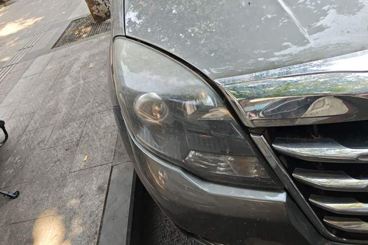 Used Haval H5 Classic 2015 2.0T Manual 4x4 Advanced Trim Right Front Headlight