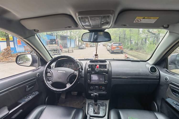 Used Haval H5 Classic 2015 2.0T Diesel Automatic Two-Wheel Drive Advanced Version Interior 2