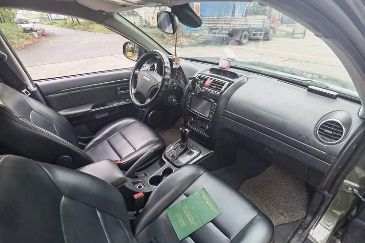 Used Haval H5 Classic 2015 2.0T Diesel Automatic Two-Wheel Drive Advanced Version Interior 3