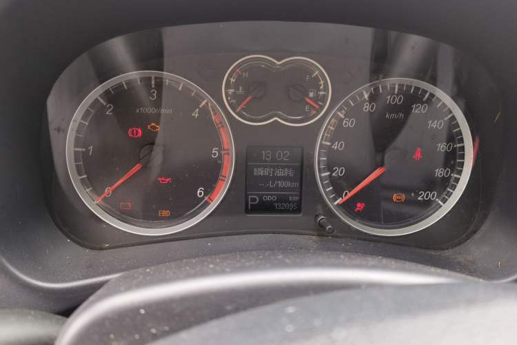 Used Haval H5 Classic 2015 2.0T Diesel Automatic Two-Wheel Drive Advanced Version Odometer Close Up