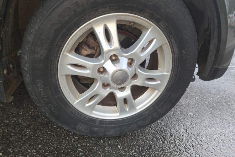 Used Haval H5 Classic 2015 2.0T Manual Two-Wheel Drive Elite Version Right Front Wheel Hub