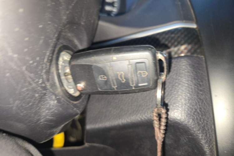 Used Haval H5 Classic 2015 2.0T Manual Two-Wheel Drive Elite Version Vehicle Key