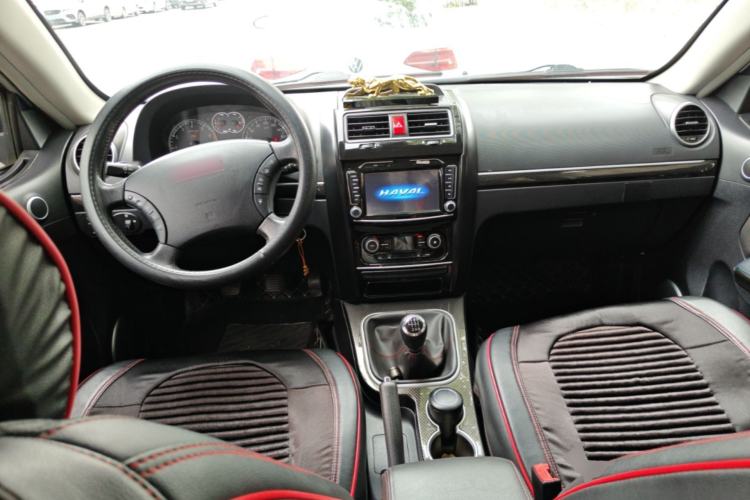 Used Haval H5 Classic 2015 2.0T Manual Two-Wheel Drive Elite Version Center Console