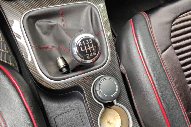 Used Haval H5 Classic 2015 2.0T Manual Two-Wheel Drive Elite Version Gear Lever