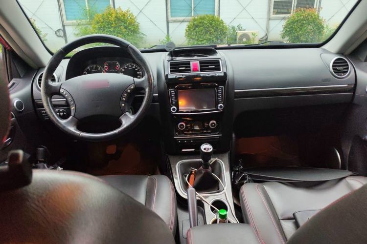 Used Haval H5 Classic 2015 2.0T Manual 4x4 Prestige Version Center Console