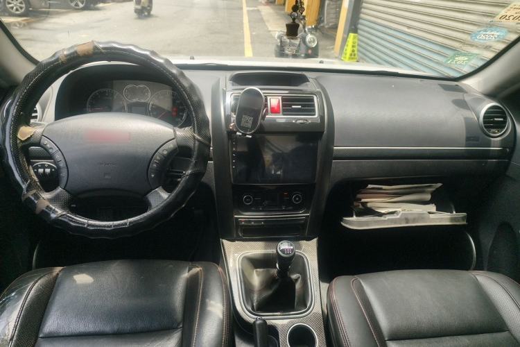 Used Haval H5 Classic 2015 2.0T Manual 4x4 Prestige Version Center Console