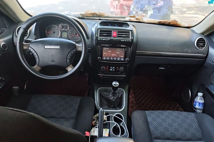 Used Haval H5 Classic 2015 2.0T Manual 4x4 Advanced Trim Center Console