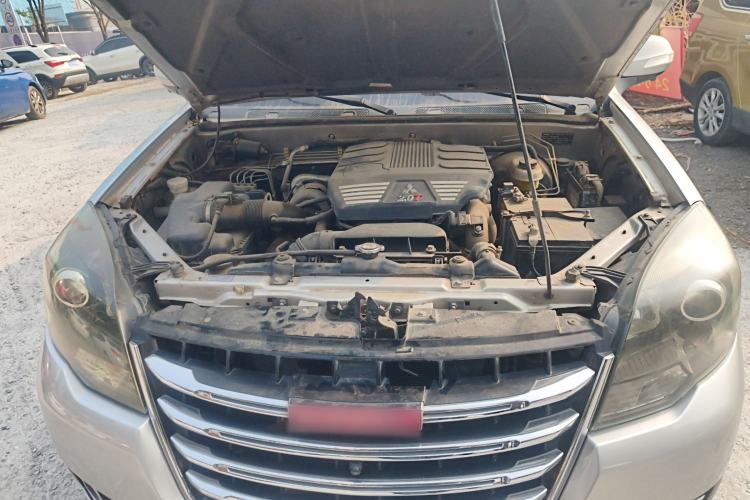 Used Haval H5 Classic 2015 2.0T Manual 4x4 Advanced Trim Engine Bay
