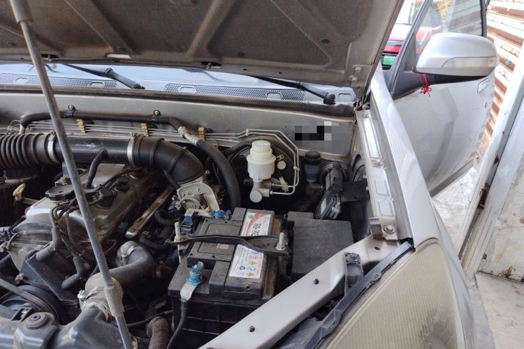 Used Haval H5 Classic 2015 2.0L Manual Two-Wheel Drive Entry-Level Trim Engine Bay Left