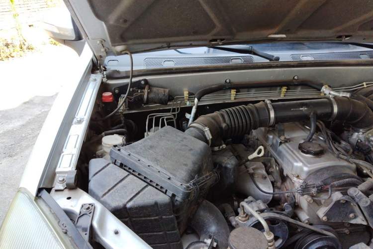Used Haval H5 Classic 2015 2.0L Manual Two-Wheel Drive Entry-Level Trim Engine Bay Right