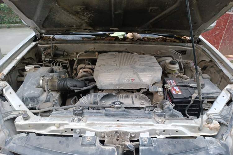 Used Haval H5 Classic 2015 2.0T Manual 4x4 Advanced Trim Engine Bay
