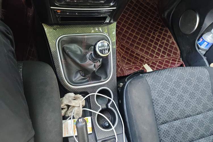 Used Haval H5 Classic 2015 2.0T Manual 4x4 Advanced Trim Gear Lever