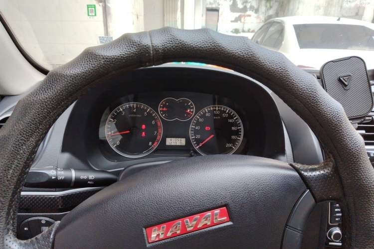 Used Haval H5 Classic 2015 2.0L Manual Two-Wheel Drive Entry-Level Trim Instrument Cluster