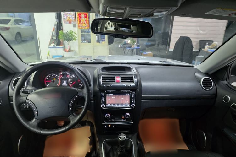 Used Haval H5 Classic 2015 2.0T Manual 4x4 Prestige Version Interior 1