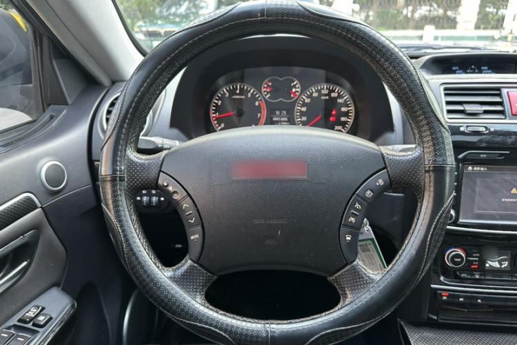 Used Haval H5 Classic 2015 2.0T Manual 4x4 Prestige Version Interior 10