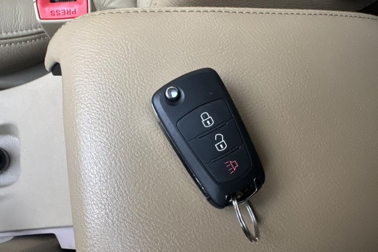 Used Haval H5 Classic 2015 2.0T Manual 4x4 Prestige Version Interior 11