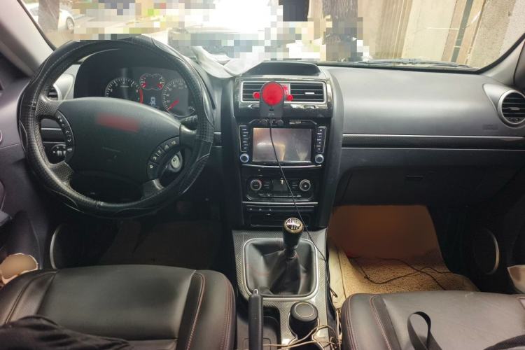 Used Haval H5 Classic 2015 2.0T Manual 4x4 Prestige Version Interior 2