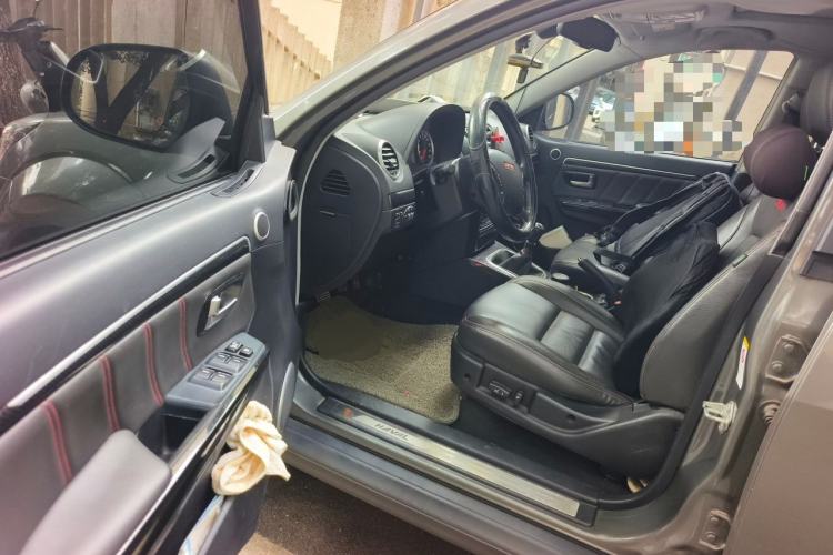 Used Haval H5 Classic 2015 2.0T Manual 4x4 Prestige Version Interior 3