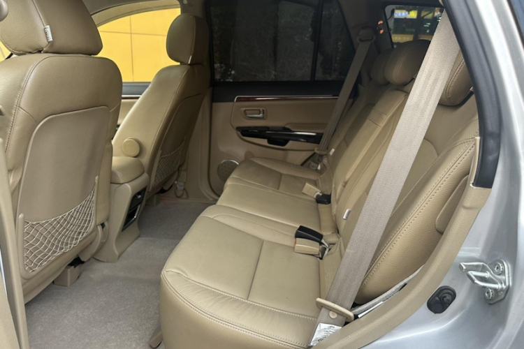 Used Haval H5 Classic 2015 2.0T Manual 4x4 Prestige Version Interior 4