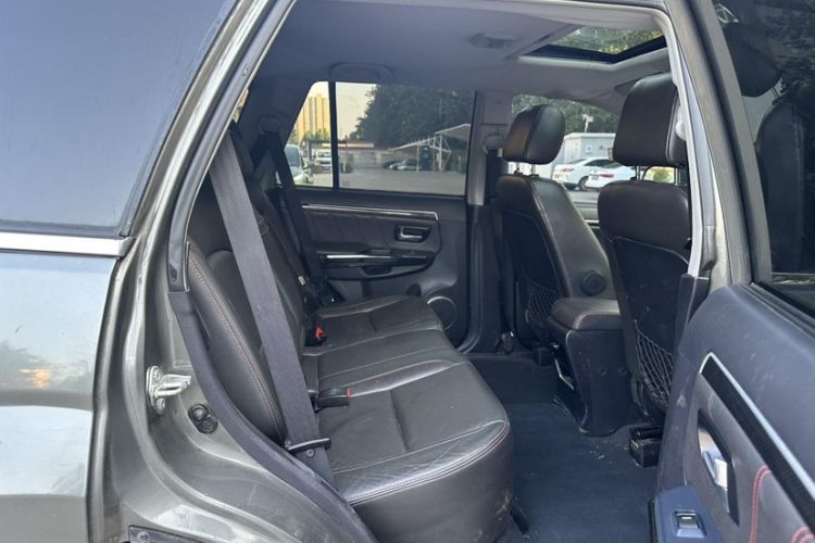 Used Haval H5 Classic 2015 2.0T Manual 4x4 Prestige Version Interior 5