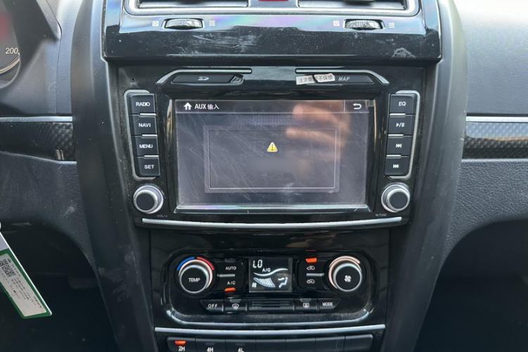 Used Haval H5 Classic 2015 2.0T Manual 4x4 Prestige Version Interior 6