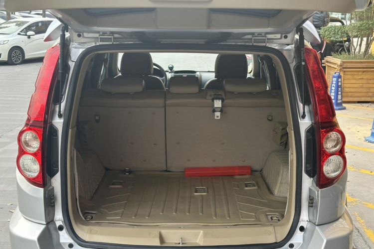 Used Haval H5 Classic 2015 2.0T Manual 4x4 Prestige Version Interior 7
