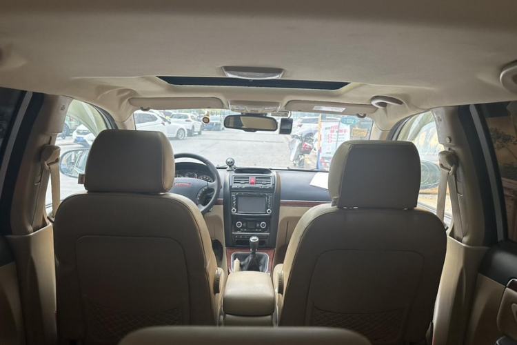 Used Haval H5 Classic 2015 2.0T Manual 4x4 Prestige Version Interior 8