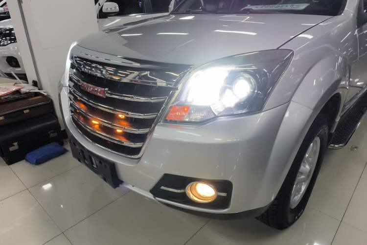 Used Haval H5 Classic 2015 2.0T Diesel Automatic All-Wheel Drive Elite Model Left Front Headlight