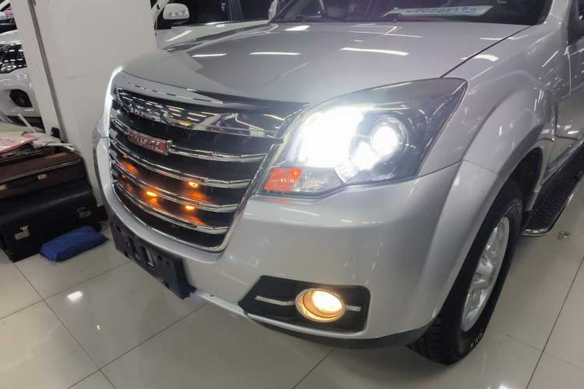 Used Haval H5 Classic 2015 2.0T Diesel Automatic All-Wheel Drive Elite Model Left Front Headlight