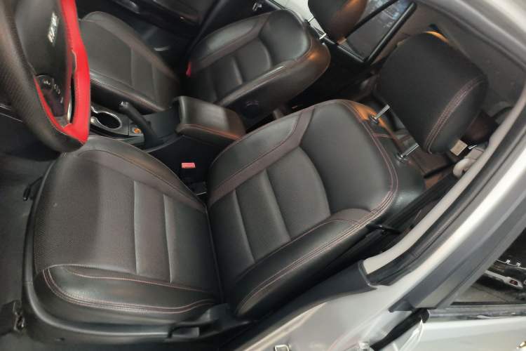 Used Haval H5 Classic 2015 2.0T Diesel Automatic All-Wheel Drive Elite Model Left Front Seat