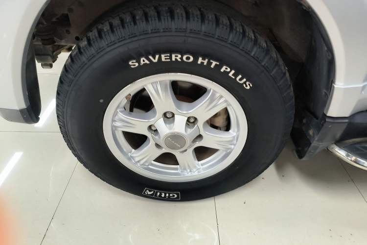 Used Haval H5 Classic 2015 2.0T Diesel Automatic All-Wheel Drive Elite Model Left Front Wheel Hub