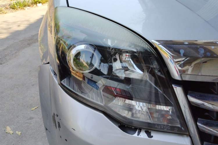 Used Haval H5 Classic 2015 2.0L Manual Two-Wheel Drive Entry-Level Trim Right Front Headlight